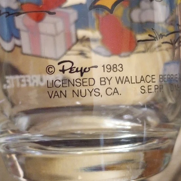 Vintage 1983 Smurf/Smurfette Collectible Glass by Peyer - Picture 4 of 4